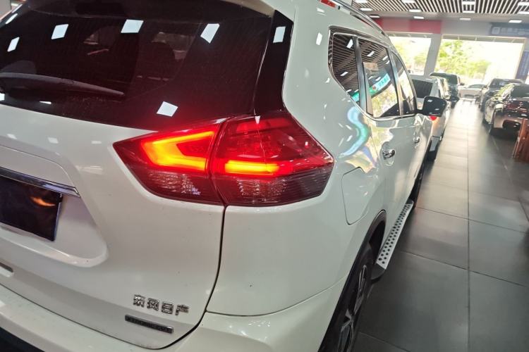 Used Nissan X-Trail 2019 2.5L CVT Smart Connect Luxury Edition 4WD
