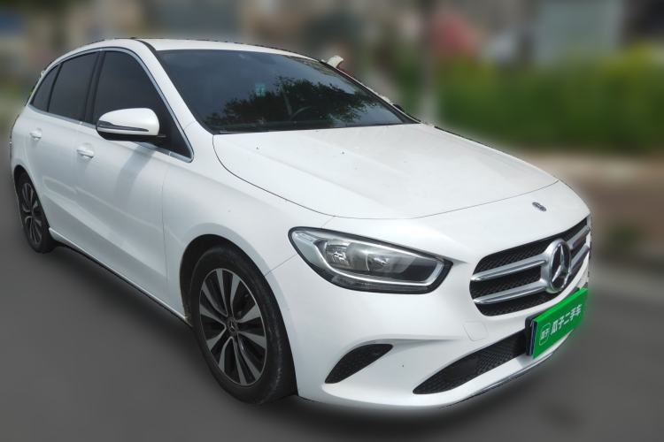 Used Mercedes-Benz B-Class 2021 B 180 Fashion Model Front Right 45 Deg