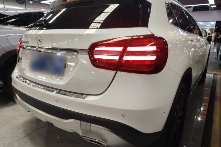 Used Mercedes-Benz GLA 2017 GLA 200 Fashion Model Rear Right 45 Deg