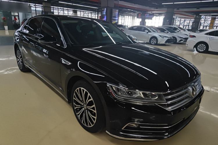 Used Volkswagen Phideon 2018 Revised Version 380TSI Two-Wheel Drive Business Edition Front Right 45 Deg