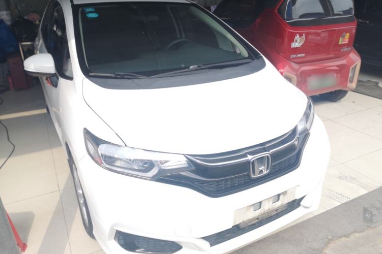 Used Honda Fit 2018 1.5L CVT Comfort Sunroof Version Front Right 45 Deg