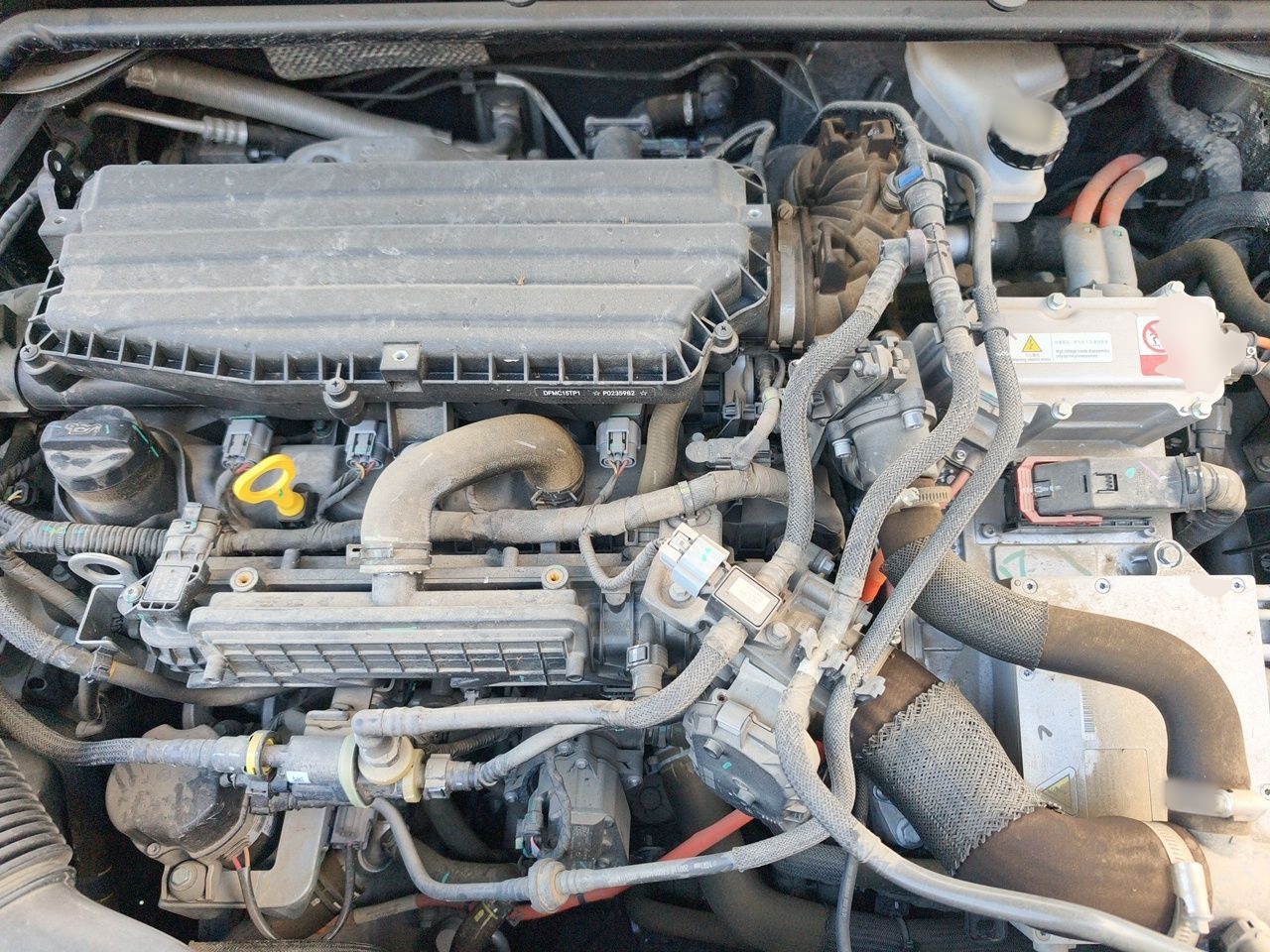 Dongfeng Aeolus Mage 2023 DH-i 1.5T Prestige Edition — снимка 17