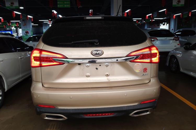 Used BYD Tang New Energy 2015 2.0T Four-Wheel-Drive Flagship Model Rear