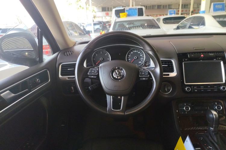 Used Volkswagen Touareg 2015 3.0 TDI Diesel Standard Model
