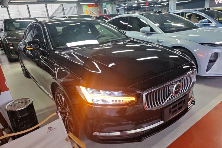 Used Volvo S90 2022 B5 Zhiyi Luxury Edition
