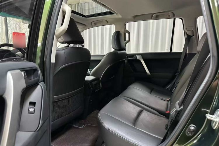 Used Toyota Prado 2016 2.7L Automatic Standard Edition Interior 3