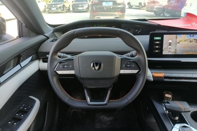 Used Changan UNI-V iDD 2024 Blue Whale Smart Electric iDD 136km ZhiKu Model
