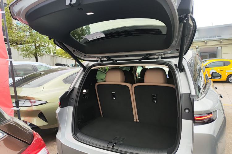 Used Li Auto Li Auto i8 2025 Model Standard Version
