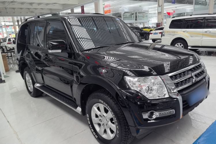 Used Mitsubishi Pajero 2016 3.0L Automatic Luxury Version China V Standard