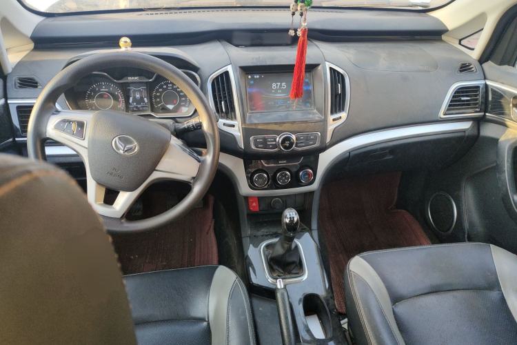 Used HYOSOW H3 2015 1.5L manual luxury version
