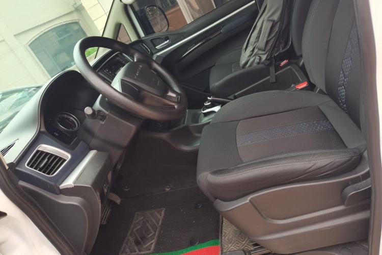 Used FORTHING Lingzhi M5 2022 Standard Version Base Model 7 Seats Left Front Seat