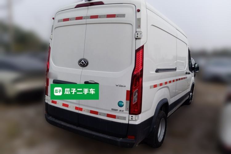 Used SAIC MAXUS Xintu V90 2022 2.0T Automatic VAN Rear-Drive Extended Wheelbase High Roof with Dual Rear Tires 3-Seater