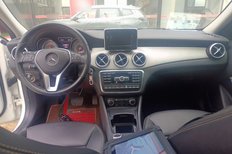 Used Mercedes-Benz GLA 2015 GLA 220 4MATIC Fashion Model
