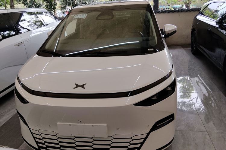 Used XPeng X9 2025 740 Ultra-Long Range Max
