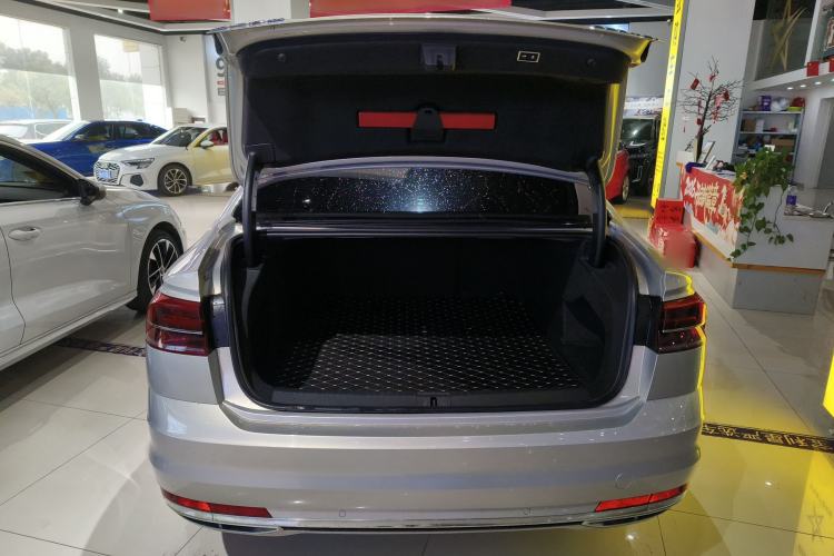 Used Volkswagen Phideon 2018 Revised Version 380TSI Two-Wheel Drive Business Edition