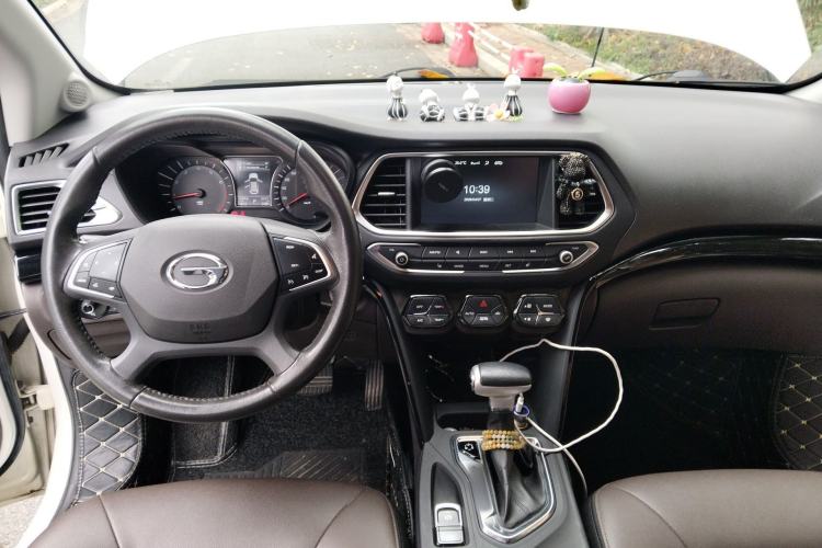 Used GAC Trumpchi GS4 2017 235T Automatic Two-Wheel Drive Luxury Smart Connectivity Version Center Console