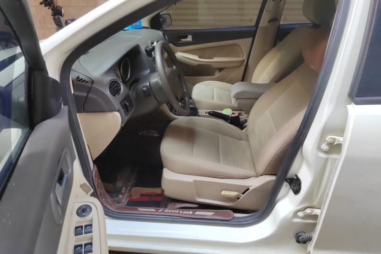 Used Ford Focus 2013 Sedan Classic 1.8L Automatic Base Model Left Front Seat