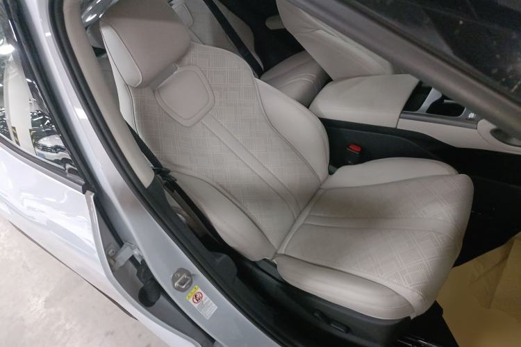 Used BYD Yuan UP 2025 Intelligent Driving Version 401 km Beyond-Range Edition