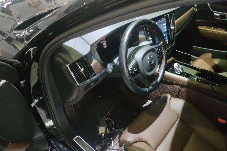 Used Volvo S90 2024 B5 Zhiyuan Luxury Edition
