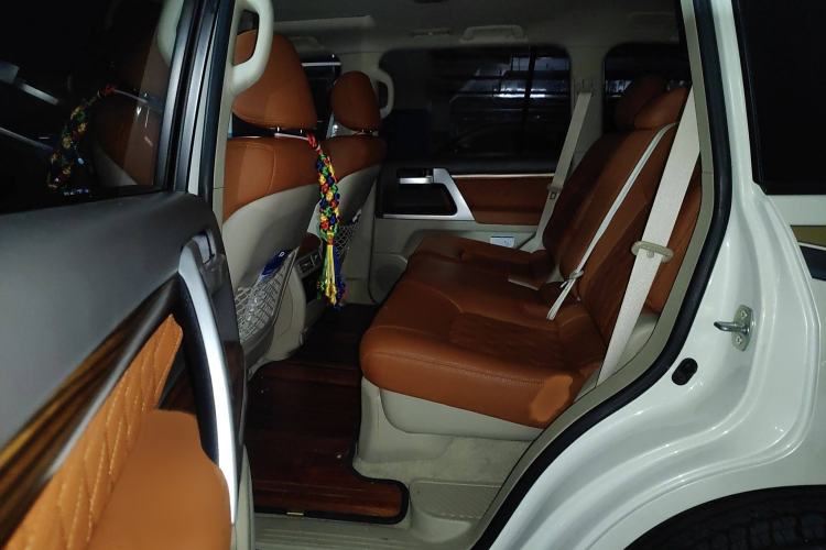 Used Toyota Land Cruiser 2016 4.0L Automatic GX-R Interior 4