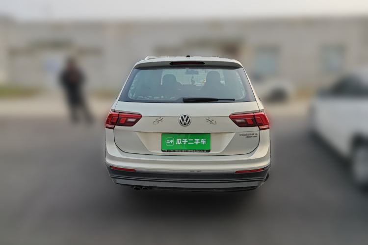 Used Volkswagen Tiguan L 2017 330TSI Automatic Two-Wheel Drive Luxury Edition