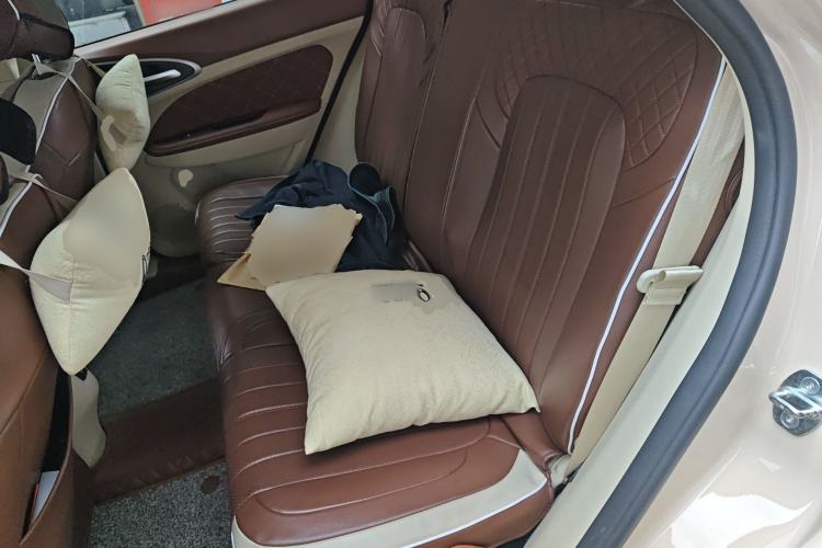 Used ORA Good Cat 2022 Morandi Edition 400km Standard Range Luxury Version Lithium-Ion Battery Left Rear Seat