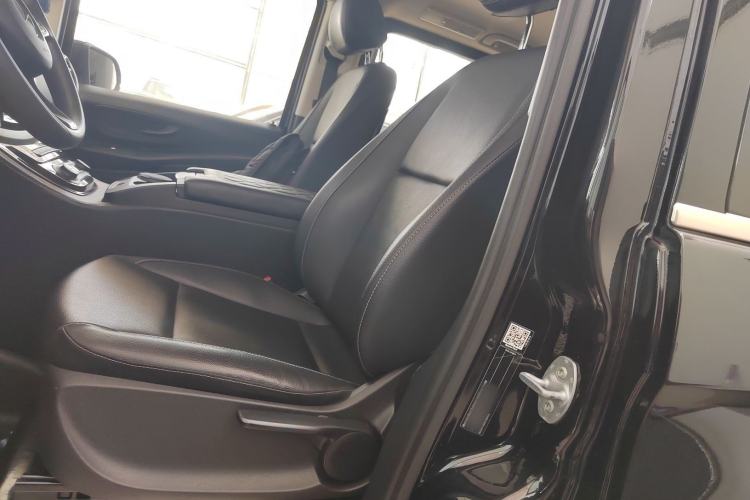 Used Mercedes-Benz Vito 2018 2.0T Elite Version 7 Seats China VI Emission Standard
