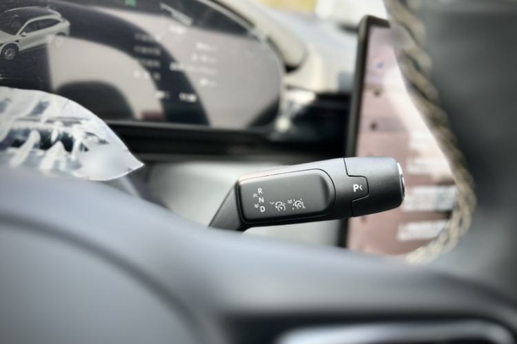 Used Zeekr 7X 2025 100 kWh Long-Range Rear-Wheel Drive with Intelligent Driving Features
