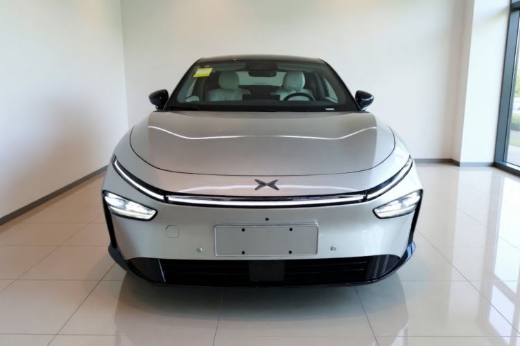 Used XPeng P7+ 2024 Long-Range Max Front