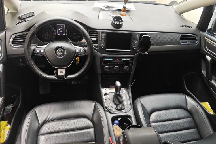 Used Volkswagen Golf Sportsvan 2016 280TSI Automatic Luxury Model Center Console