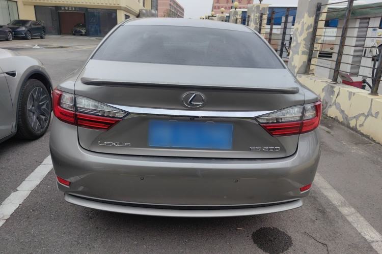 Used Lexus ES 2015 200 Elite Edition Rear