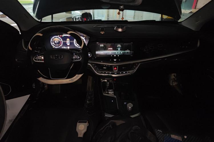 Used Geely Auto Emgrand GT 2021 1.8T Flagship Edition+ Center Console