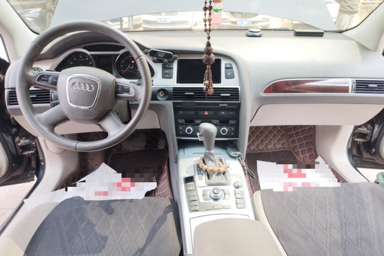 Used Audi A6L 2011 2.0 TFSI Automatic Standard Edition Center Console