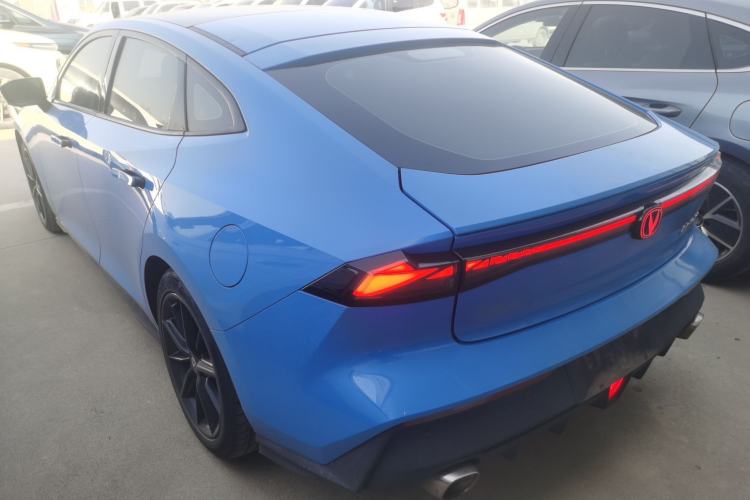 Used Changan UNI-V 2022 1.5T Prestige Version