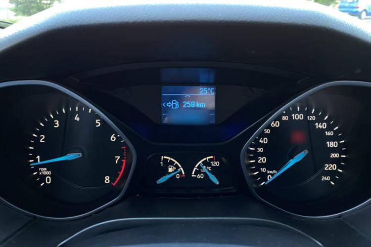 Used Ford Focus 2015 Hatchback 1.6L Manual Fashion Edition
