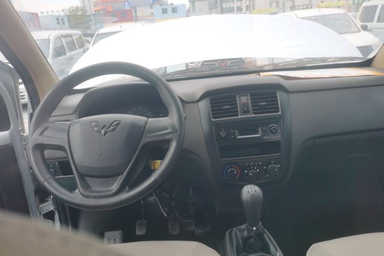 Used Wuling Rongguang S 2021 1.2L Base Model 7-Seater LSI