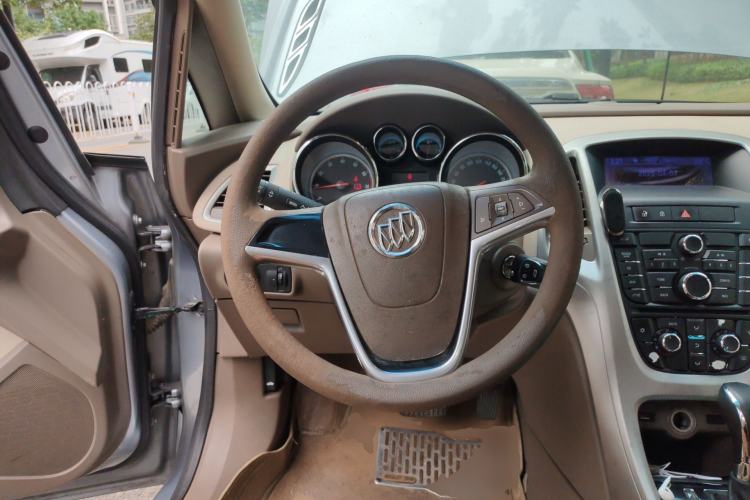Used Buick GT 2012 GT 1.6L Automatic Fashion Edition Steering Wheel