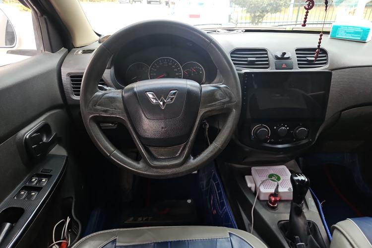 Used Wuling Hongguang 2014 1.2L Standard Model China IV