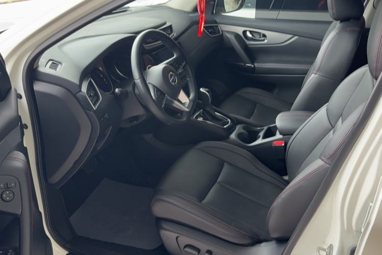 Used Nissan Qashqai 2022 2.0L CVT XV Premier Luxury Edition Left Front Seat