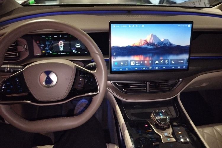 Used Denza D9 2022 DM-i 970 Four-Wheel Drive Flagship Model
