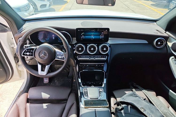 Used Mercedes-Benz GLC 2021 GLC 260 L 4MATIC Dynamic Edition Center Console