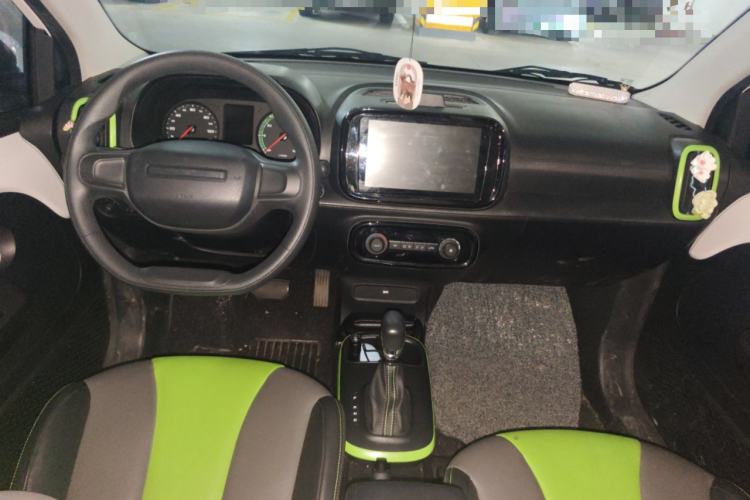 Used Roewe Clever 2021 302 km New Four-Seater Super-Efficient Version
