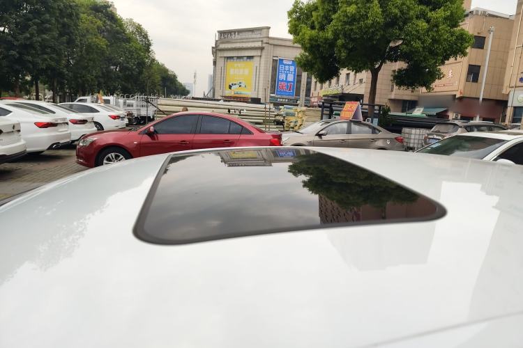 Used Roewe i6 2020 PLUS 1.6L Manual 4G Connect Glory Flagship Edition
