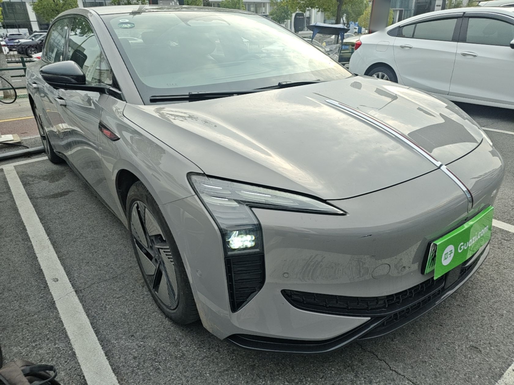 Hongqi EH7 2025 640 All-Wheel Drive Smart Selection Edition — снимка 3