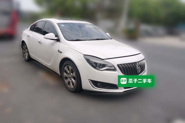 Used Buick Regal 2015 2.0L Elite Fashion Edition Front Right 45 Deg
