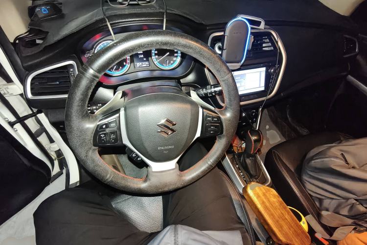 Used Suzuki S-Cross 2014 1.6L CVT Four-Wheel Drive Luxury Version
