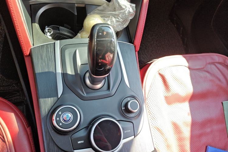 Used Alfa Romeo Stelvio 2017 2.0T 200HP Luxury Edition
