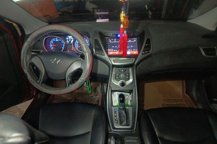 Used Hyundai Elantra (5th Generation / Langdong) 2015 1.6L Automatic Fashion Model Center Console