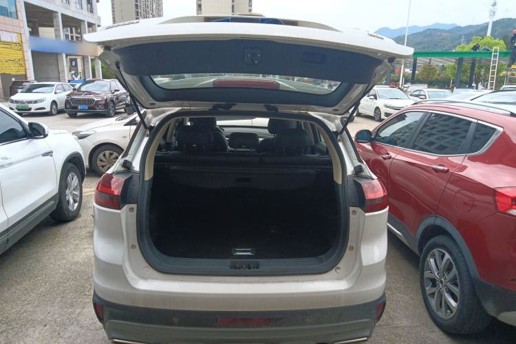 Used Geely Auto Emgrand X7 Sport 2020 1.8TD DCT Two-Wheel Drive Smart Connect 4G-Enabled Version Trunk