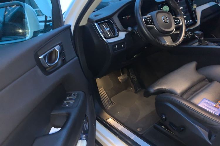 Used Volvo XC60 2021 T5 4x4 Smart Luxury Edition
